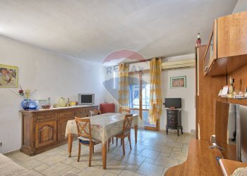 Sala da pranzo - Quadrilocale Via dell'Artigianato
 
43, Montevarchi - foto 1