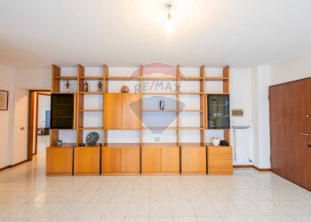 Stanza vuota - Trilocale VIA DONIZETTI
 
11, Chignolo d'Isola - foto 4