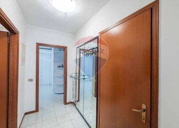 Hall / corridoio - Trilocale VIA DONIZETTI
 
11, Chignolo d'Isola - foto 10