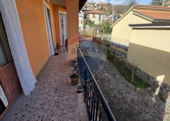 Balcone - Casa indipendente via delle camelie
 
14, Roccamonfina - foto 2