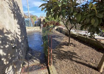 Vista dell\'acqua - Casa indipendente via delle camelie
 
14, Roccamonfina - foto 11