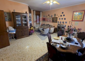 Sala da pranzo - Casa indipendente via delle camelie
 
14, Roccamonfina - foto 14