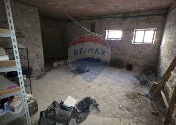 Dispensa di stoccaggio - Casa indipendente via delle camelie
 
14, Roccamonfina - foto 31