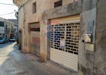 Edificio all\'aperto - Laboratorio Via Carlo Papa
 
80, Modica - foto 1