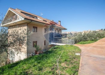 Casa all\'aperto - Villa Strada Di Renzo
 
8, Chieti - foto 2