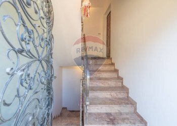Scale - Villa Strada Di Renzo
 
8, Chieti - foto 3