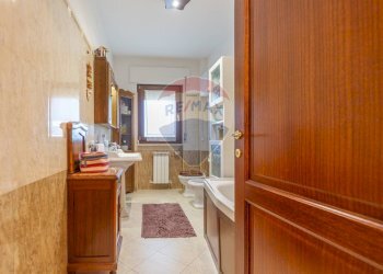 Bagno - Villa Strada Di Renzo
 
8, Chieti - foto 16