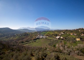 Vista delle montagne - Villa Strada Di Renzo
 
8, Chieti - foto 28