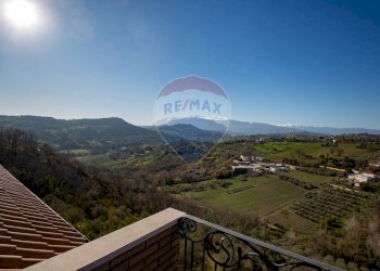 Vista delle montagne - Villa Strada Di Renzo
 
8, Chieti - foto 29