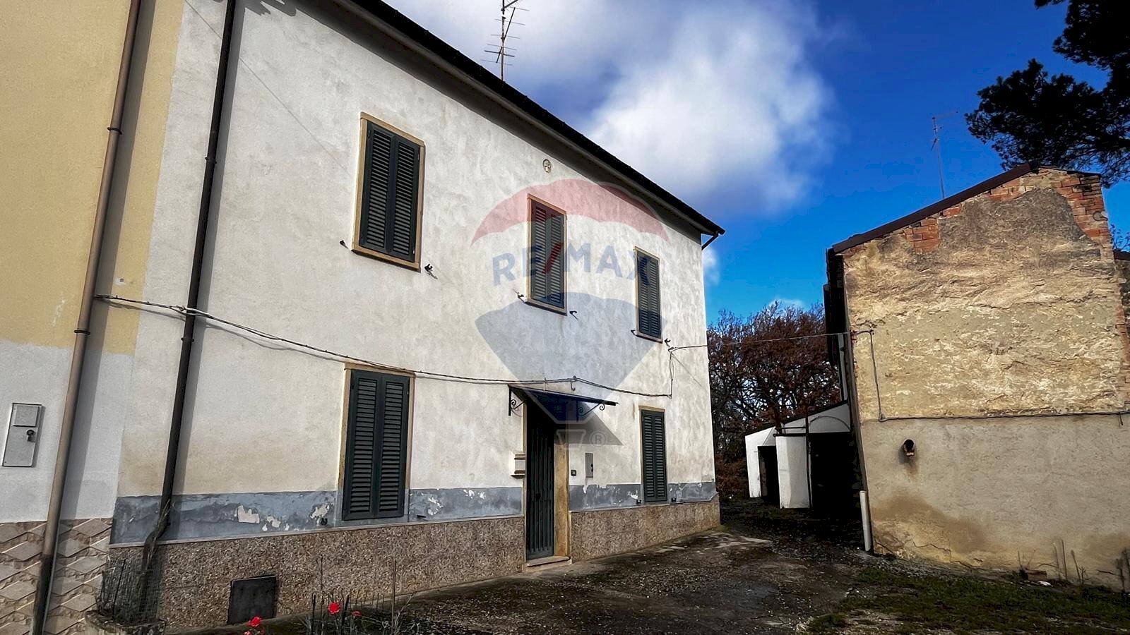 Edificio all\'aperto - Casa semi indipendente Contrada Foce
 
30, Campobasso - foto 1