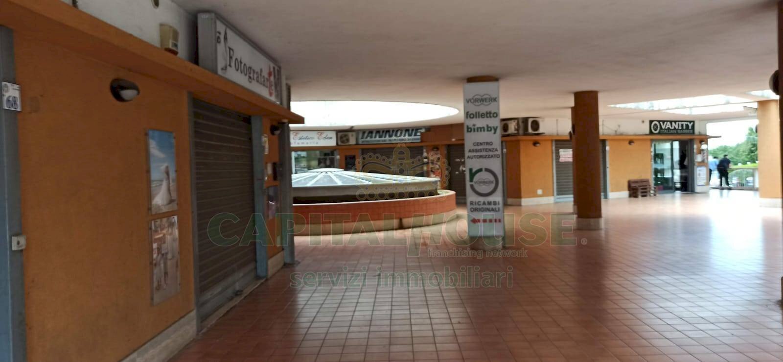 Foto 2 - Locale Commerciale Via Santina Campana, Mercato San Severino - foto 2