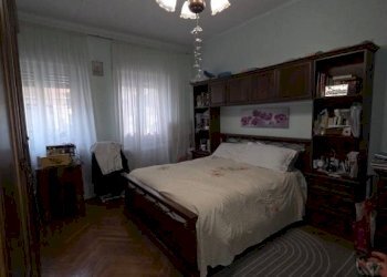 Camera da letto - Three-room apartment via Roasio, 3, Torino (neighborhood Campidoglio) - photo 12