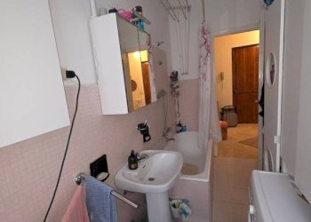 Bagno - Three-room apartment via Roasio, 3, Torino (neighborhood Campidoglio) - photo 15