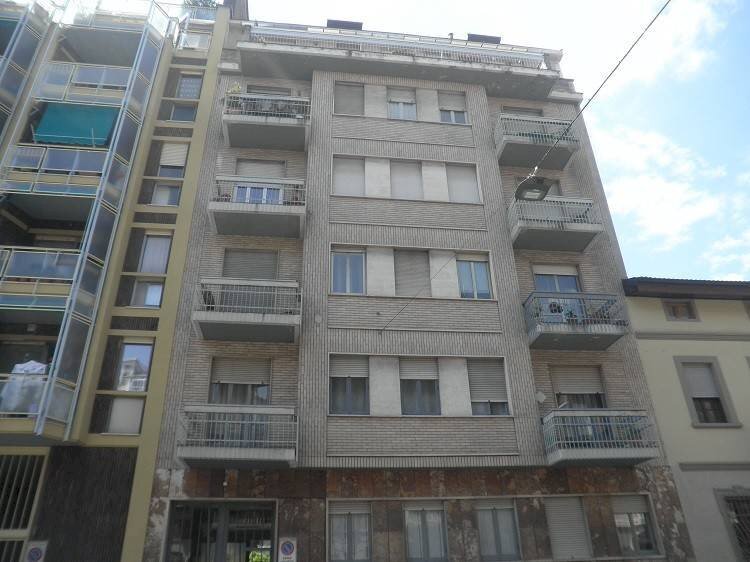 Facciata - Three-room apartment via Roasio, 3, Torino (neighborhood Campidoglio) - photo 1