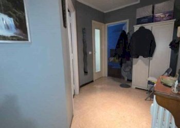 Corridoio - Three-room apartment via Roasio, 3, Torino (neighborhood Campidoglio) - photo 4