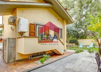 Ingresso Retro - Villa Via Boezi
 
14-16, Roma - foto 7