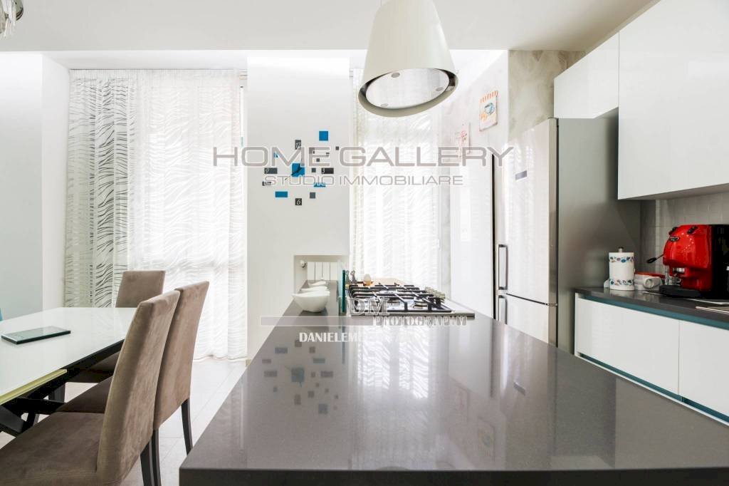 Cucina - Appartamento via Eugenio Baroni, 4, Genova (zona Albaro) - foto 2