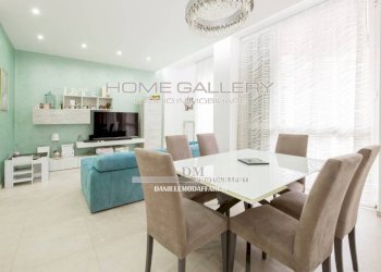 Salone - Appartamento via Eugenio Baroni, 4, Genova (zona Albaro) - foto 13