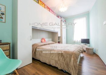 Camera da letto - Appartamento via Eugenio Baroni, 4, Genova (zona Albaro) - foto 19