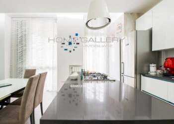 Cucina - Appartamento via Eugenio Baroni, 4, Genova (zona Albaro) - foto 2