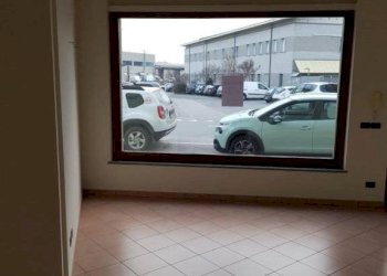 Interno non residenziale - Ufficio via Vigone, 45, Pinerolo - foto 2