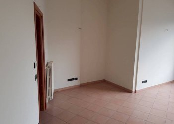 Stanza non arredata - Ufficio via Vigone, 45, Pinerolo - foto 9