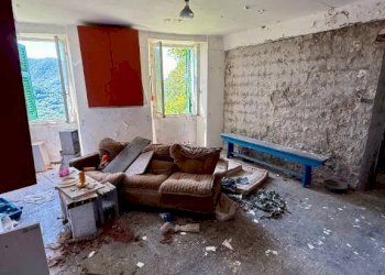 Salone - Casa indipendente via Cadelè Bricollo, 68, Serra Riccò - foto 6