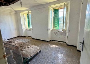 Camera da letto - Casa indipendente via Cadelè Bricollo, 68, Serra Riccò - foto 15