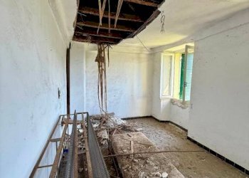 Stanza non arredata - Casa indipendente via Cadelè Bricollo, 68, Serra Riccò - foto 16