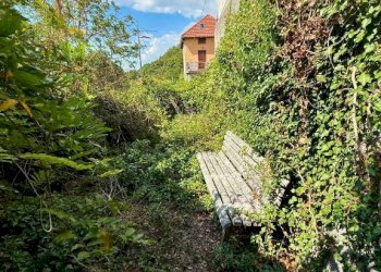 Giardino - Casa indipendente via Cadelè Bricollo, 68, Serra Riccò - foto 24