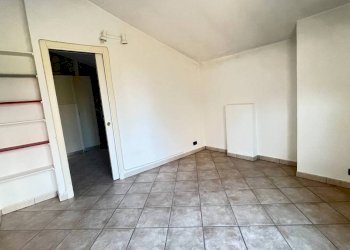 Camera da letto - Bilocale San Damiano d'Asti - foto 20