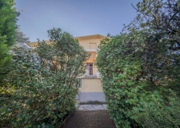 Cortile interno - Villa via Umberto I, 99, Rivalta di Torino - foto 4