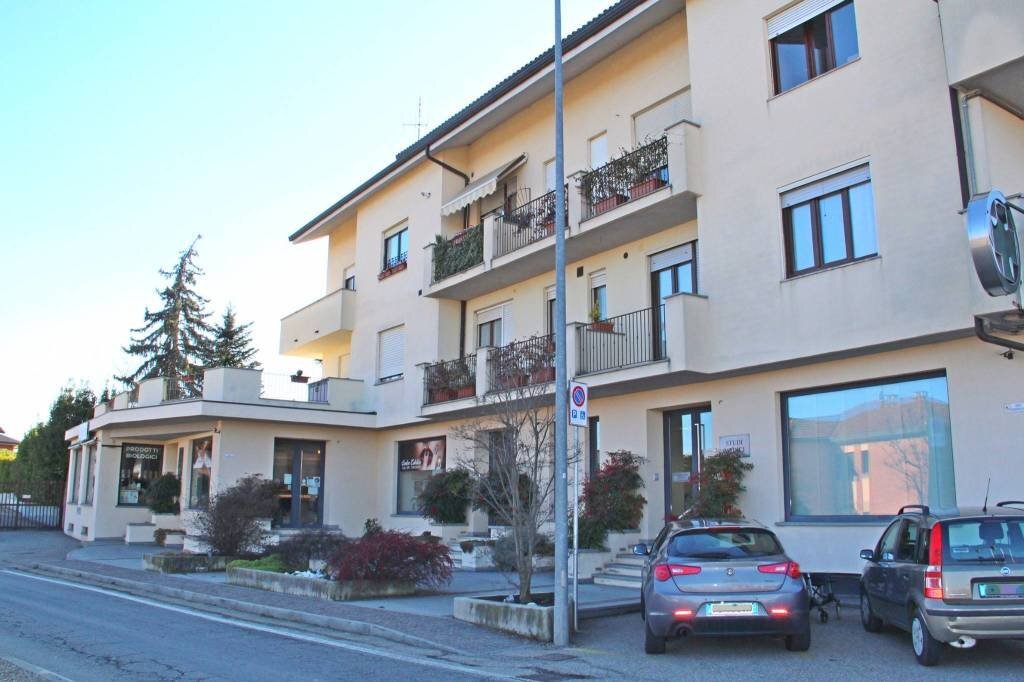 Facciata - Shop via Chieri, 62, Pino Torinese - photo 1