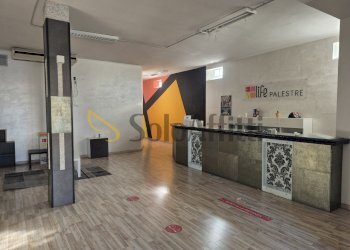 Ingresso/reception - Locale Commerciale Montesilvano - foto 1