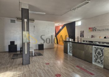 Ingresso/reception - Locale Commerciale Montesilvano - foto 2