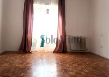 Camera.jpg - Trilocale Via Giacomo Matteotti, Parabiago - foto 5