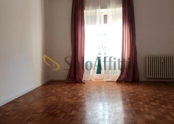 Camera.jpg - Trilocale Via Giacomo Matteotti, Parabiago - foto 15