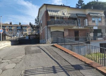 facciata - Trilocale Via Settevalli 296, Perugia - foto 5