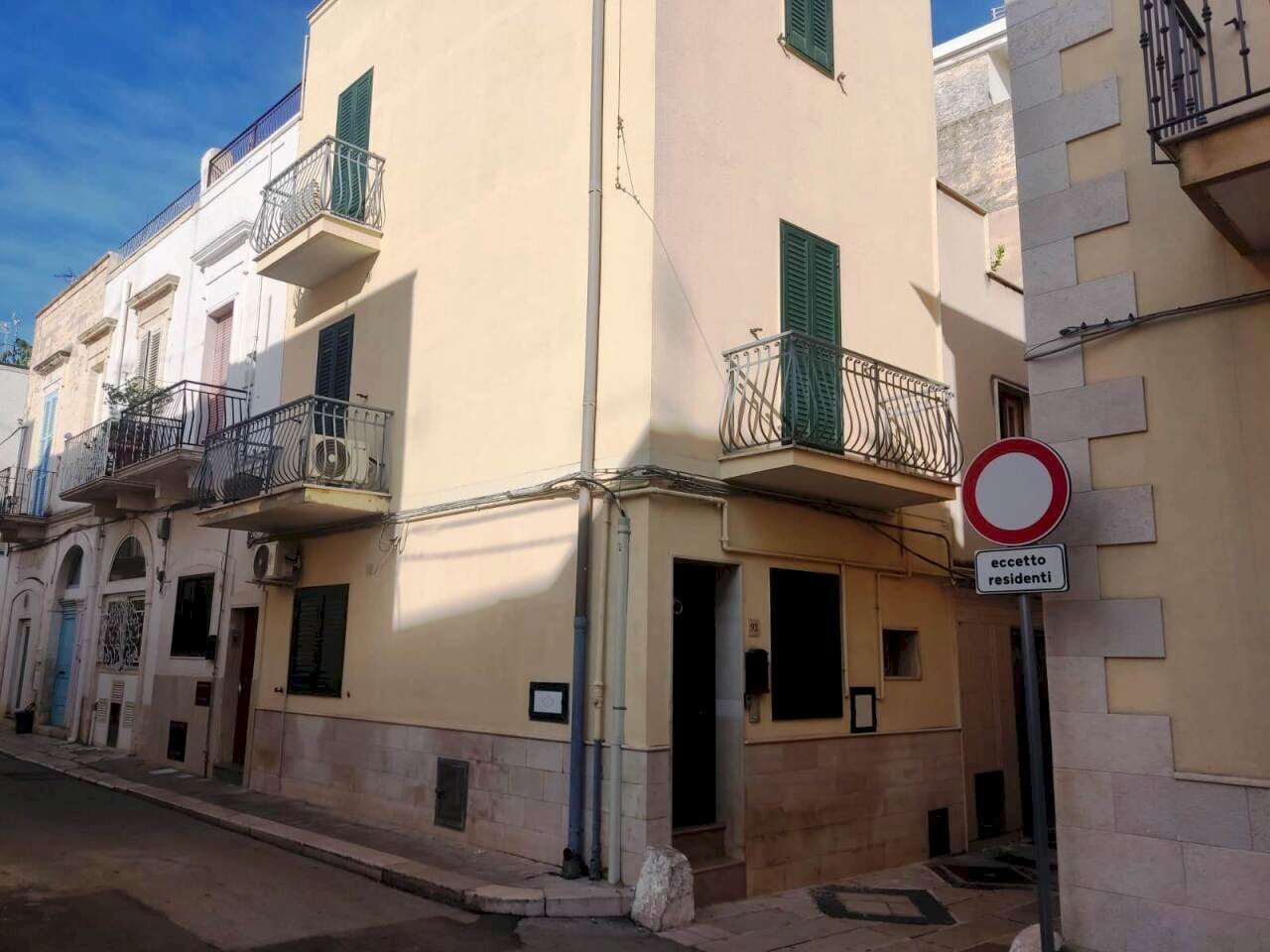 PHOTO-2025-12-10-11-48-09 (2).jpg - Four-room apartment Via Cesare Beccaria 93, Mola di Bari - photo 1