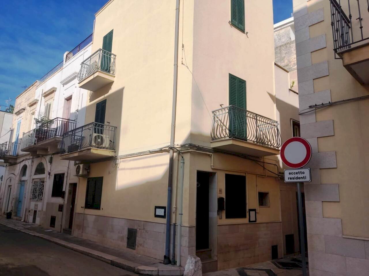 PHOTO-2025-12-10-11-48-09.jpg - Four-room apartment Via Cesare Beccaria 93, Mola di Bari - photo 2