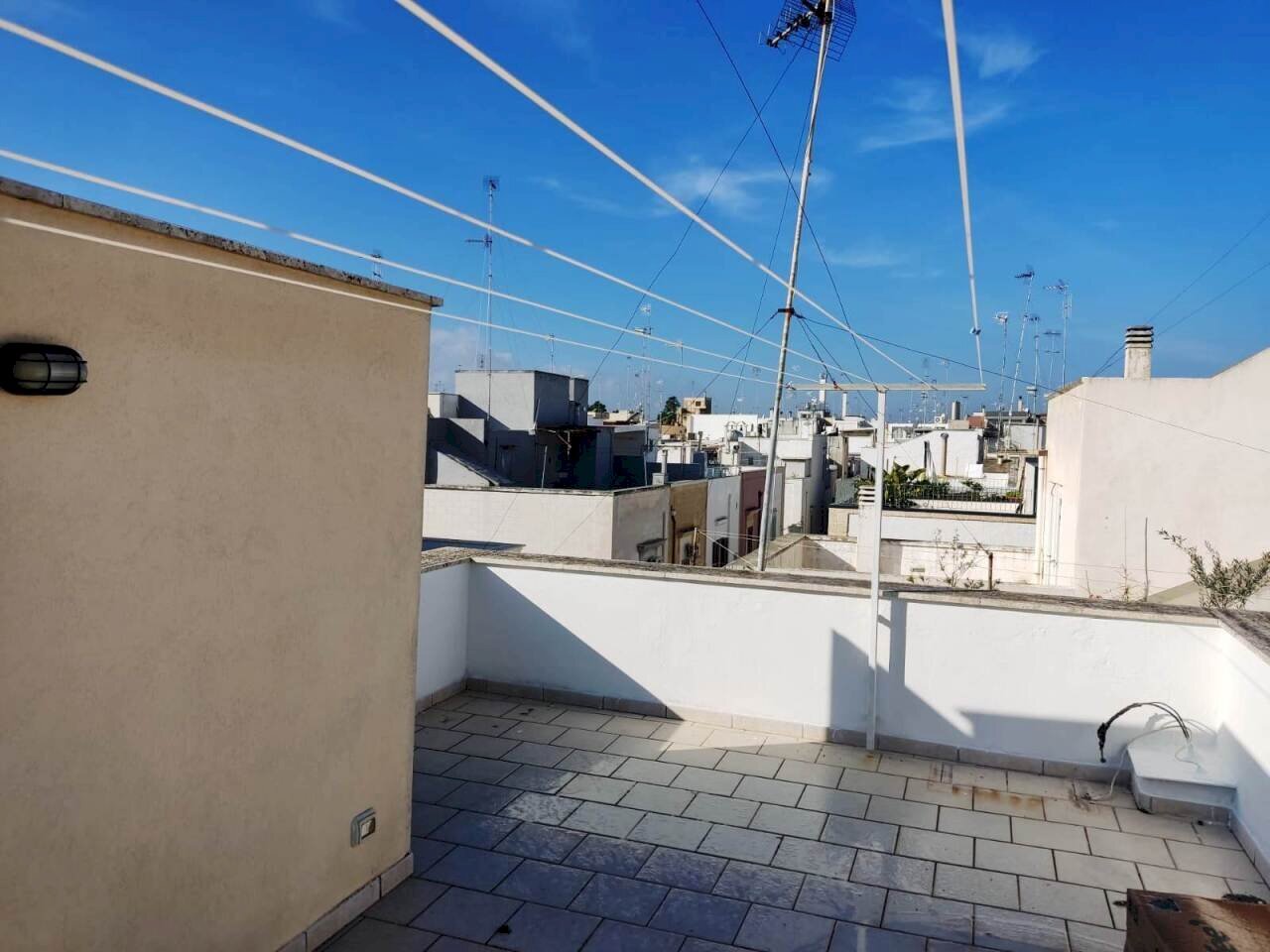 PHOTO-2025-12-10-11-48-09 (3).jpg - Four-room apartment Via Cesare Beccaria 93, Mola di Bari - photo 3