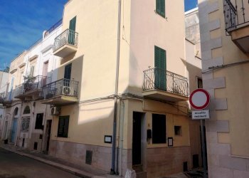 PHOTO-2025-12-10-11-48-09.jpg - Quadrilocale Via Cesare Beccaria 93, Mola di Bari - foto 2