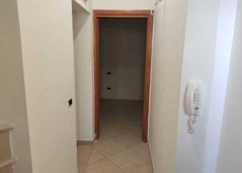 PHOTO-2025-12-10-11-48-13 (3).jpg - Quadrilocale Via Cesare Beccaria 93, Mola di Bari - foto 10