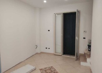 PHOTO-2025-12-10-11-48-14 (3).jpg - Quadrilocale Via Cesare Beccaria 93, Mola di Bari - foto 13