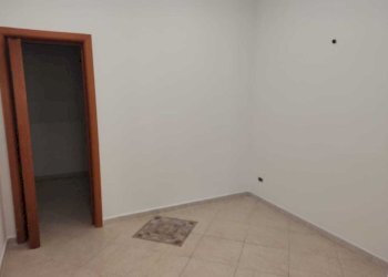 PHOTO-2025-12-10-11-48-15 (5).jpg - Quadrilocale Via Cesare Beccaria 93, Mola di Bari - foto 20