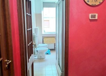 06_ingresso bagno.jpg - Quadrilocale Albissola Marina - foto 9