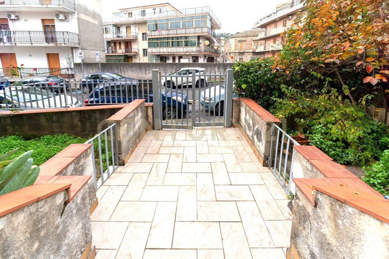 Via Monsignor Salvatore Bella 2 (3).jpg - Trilocale Via Monsignor Salvatore Bella 2, Aci Catena - foto 3