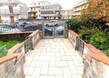 Via Monsignor Salvatore Bella 2 (3).jpg - Trilocale Via Monsignor Salvatore Bella 2, Aci Catena - foto 3