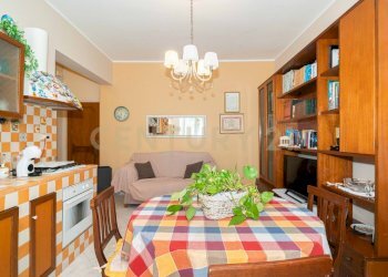 DSC00346.jpg - Quadrilocale Largo Campania 55, Catania - foto 8