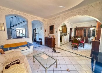 Salone - Casa indipendente Via Pietro Maroncelli 5, Vercelli - foto 1